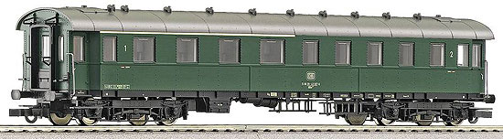 Passenger car 2nd class<br /><a href='images/pictures/Roco/64732.jpg' target='_blank'>Full size image</a>